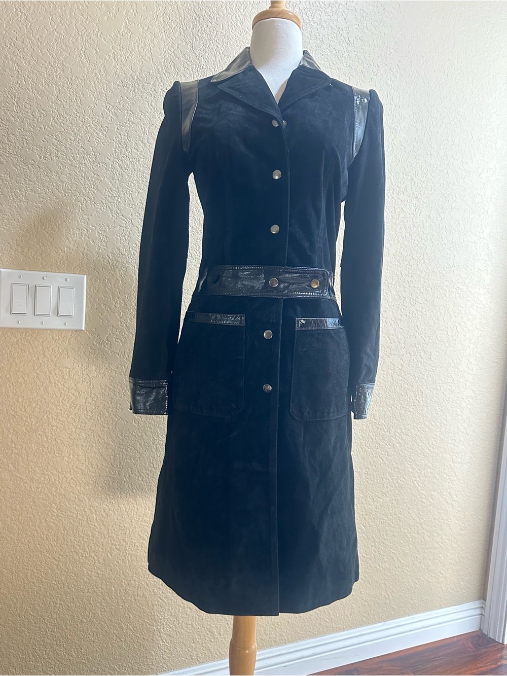 Kenneth Cole Black Suede Long Coat with Leather Trim size Xs